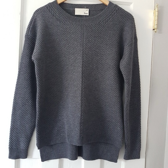 Aritzia Wilfred Free Isabelli 100% Merino Wool Crewneck Sweater Dark Grey Sz XS - Picture 5 of 16